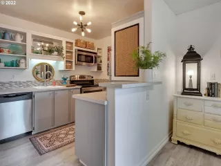 Photo #2: 22589459 Listing