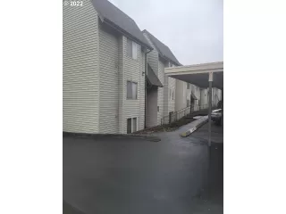 Photo #3: 22590157 Listing