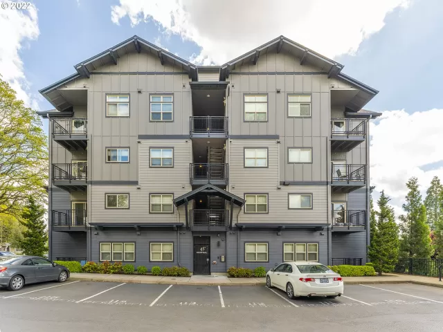 MLS: 22590852 Condo For Sale