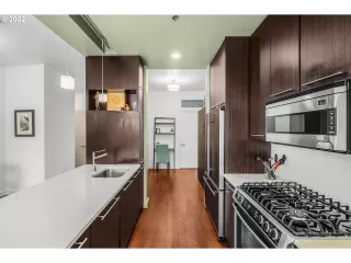 Photo #4: 22591369 Listing