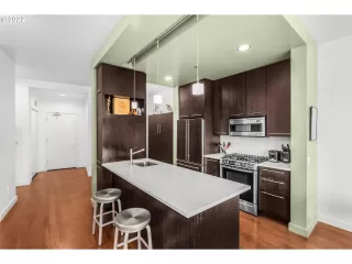 Photo #5: 22591369 Listing