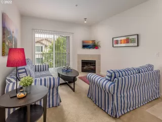 Photo #5: 22591495 Listing