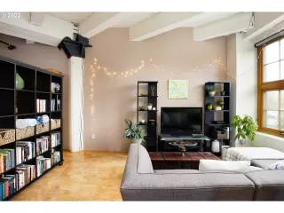 Photo #4: 22592711 Listing