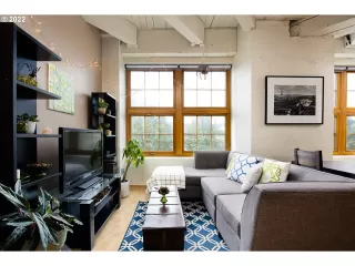 Photo #5: 22592711 Listing