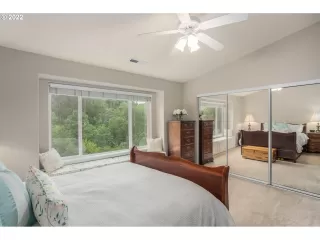 Photo #5: 22593197 Listing