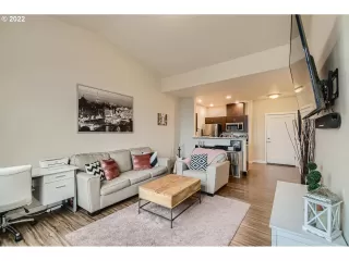 Photo #6: 22593205 Listing