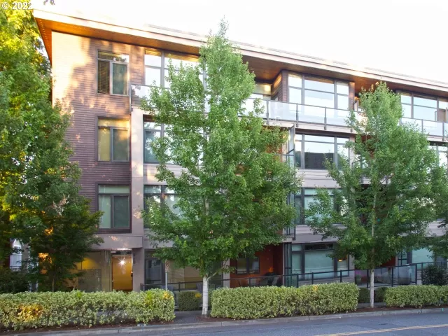 MLS: 22593893 Condo For Sale