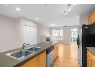 Photo #2: 22594275 Listing