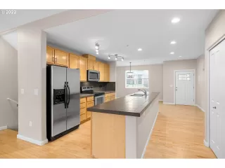 Photo #3: 22594275 Listing