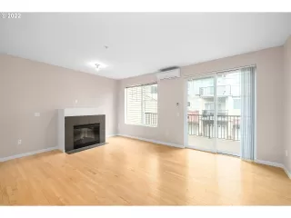 Photo #6: 22594275 Listing