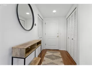 Photo #4: 22595450 Listing