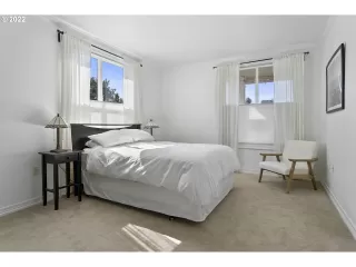 Photo #5: 22595450 Listing