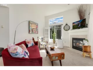 Photo #5: 22595487 Listing