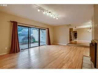 Photo #4: 22596373 Listing 