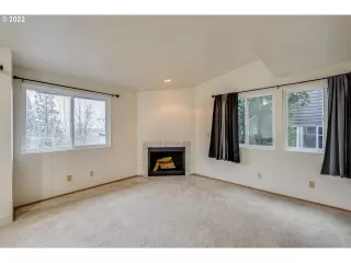 Photo #4: 22596805 Listing