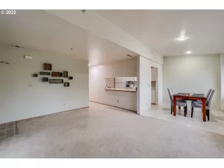 Photo #5: 22596805 Listing