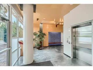 Photo #4: 22597088 Listing 