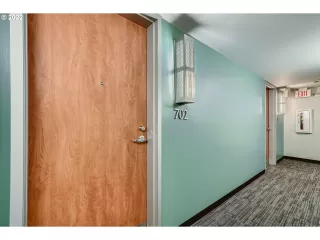 Photo #5: 22597088 Listing 