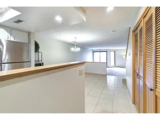 Photo #6: 22599411 Listing 