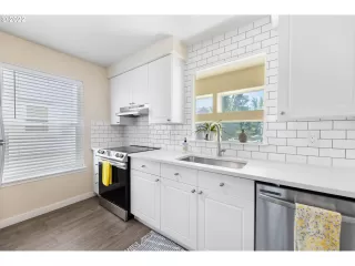 Photo #5: 22599441 Listing 