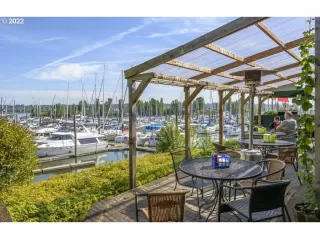 Photo #5: 22599806 Listing