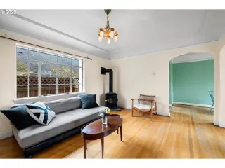 Photo #4: 22599894 Listing 