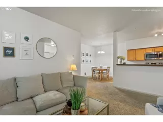 Photo #5: 22600072 Listing 