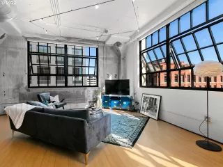 Photo #5: 22600161 Listing