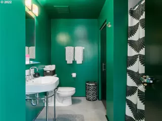 Photo #6: 22600161 Listing