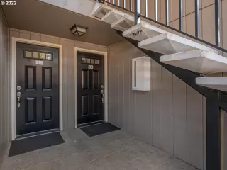 Photo #5: 22600454 Listing