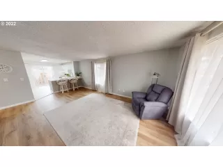 Photo #4: 22600558 Listing