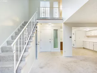 Photo #5: 22600713 Listing