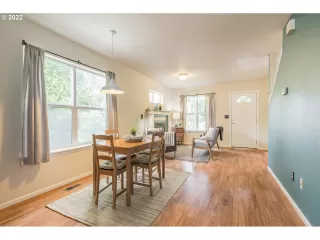 Photo #4: 22602411 Listing