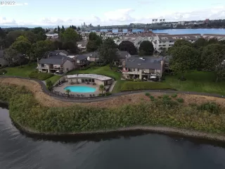 Photo #2: 22602976 Listing