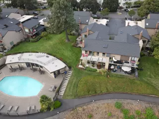 Photo #4: 22602976 Listing