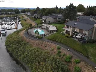 Photo #6: 22602976 Listing