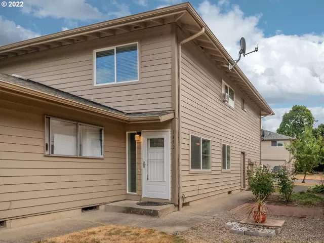 MLS: 22606038 Condo For Sale