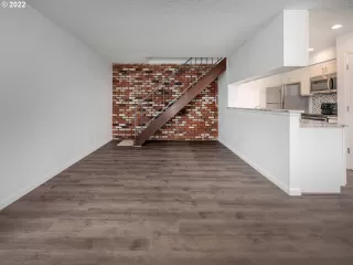 Photo #4: 22606038 Listing