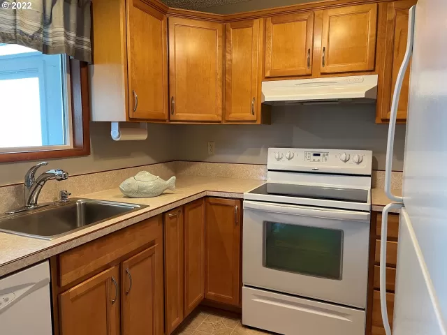 MLS: 22606378 Condo For Sale