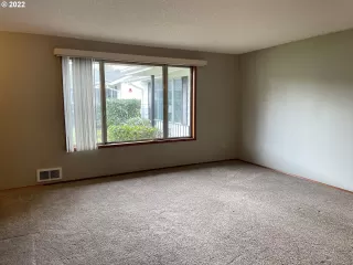 Photo #3: 22606378 Listing