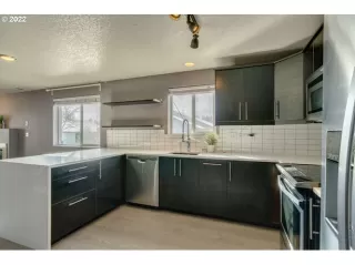 Photo #5: 22606405 Listing 