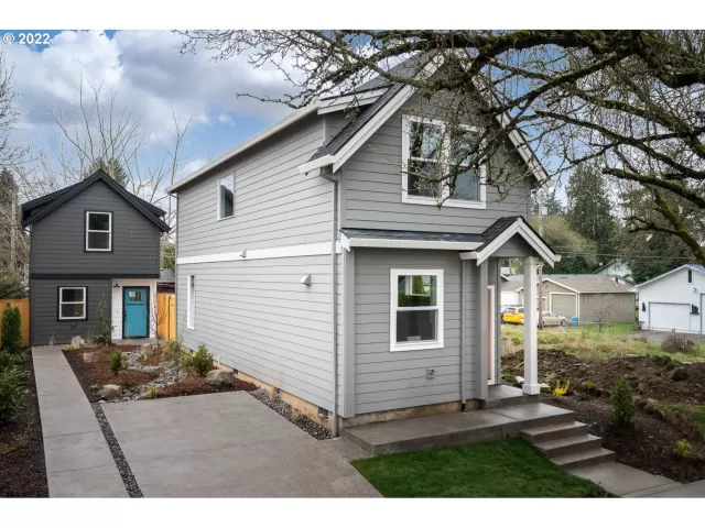 MLS: 22606992 Condo For Sale