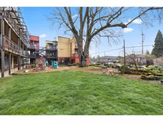 Photo #2: 22608062 Listing