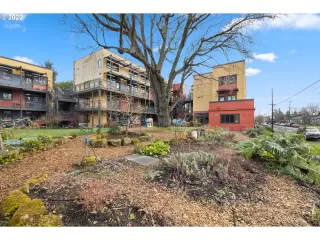 Photo #3: 22608062 Listing