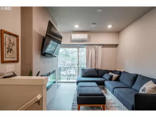 Photo #6: 22608853 Listing 