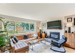 Photo #2: 22609833 Listing