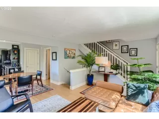 Photo #4: 22609833 Listing