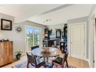 Photo #6: 22609833 Listing