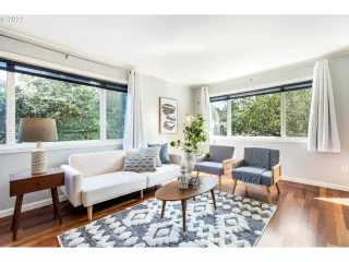 Photo #4: 22610026 Listing