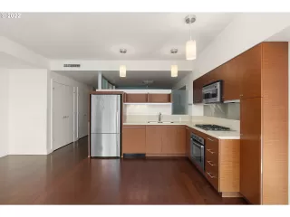 Photo #6: 22610281 Listing